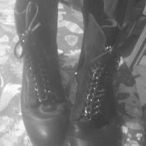 Fergie boots size 9 used